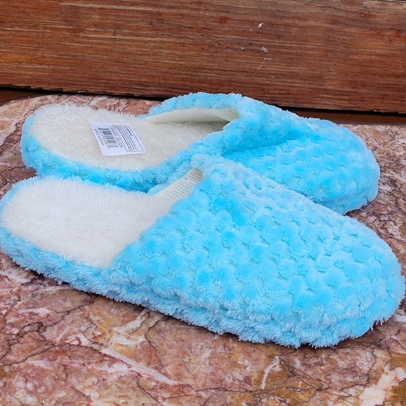 Women's Slippers Sz 5-6 - Picture 1 of 7
